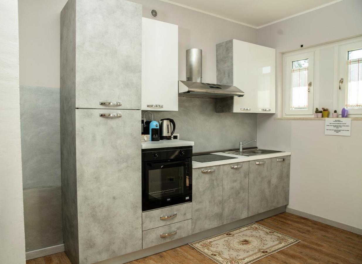קסטלנואובו דל גארדה Otta House Garda Lake מראה חיצוני תמונה